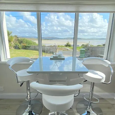 Dungloe Beach Bungalow Holiday home *